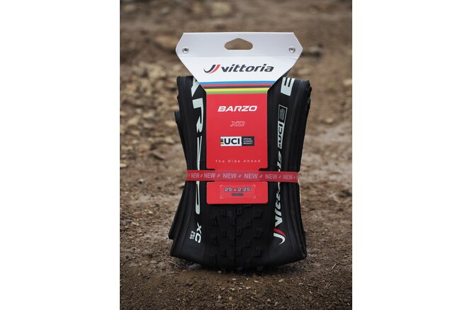 Vittoria Pneu Barzo 29x2.35 TLR schwarz UCI Rainbow Edition