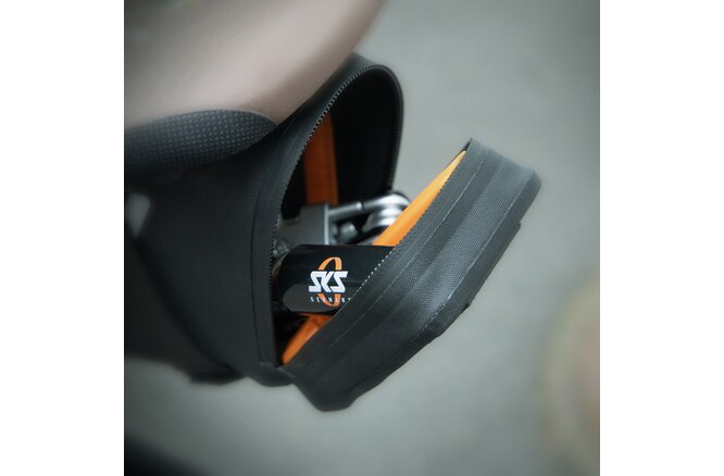 SKS Satteltasche Trail Saddle Bag M 900 ml mit Klettverschluss schwarz