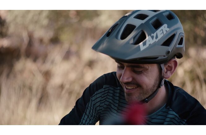 LAZER Unisex MTB Impala MIPS Helm white